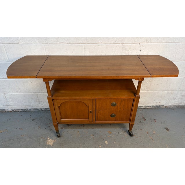 Mid-Century Modern Mid 20th Century Modern Walnut and Brass Drop Leaf Bar Cart For Sale - Image 3 of 17