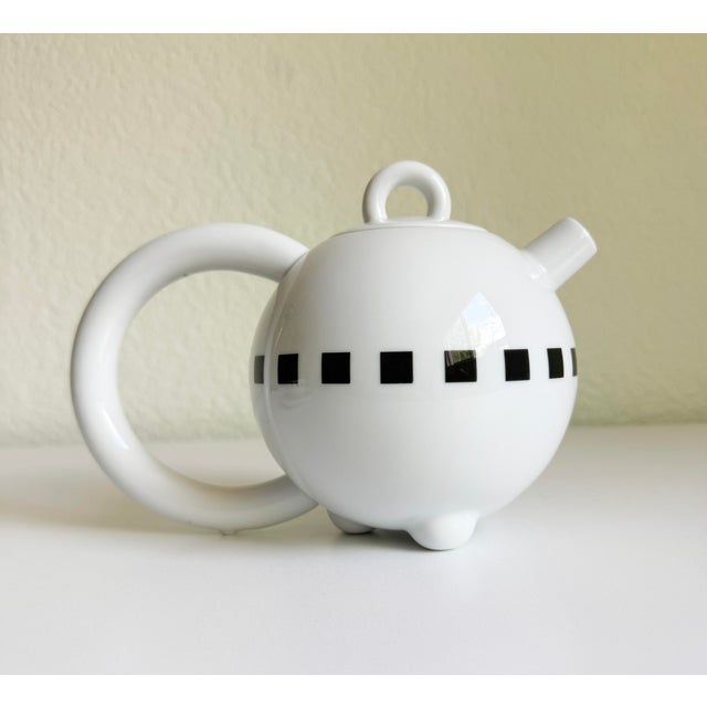 Postmodern 1980s Memphis Tea Set by Matteo Thun for Arzberg Porzellan, Germany - Set of 5 For Sale - Image 3 of 15