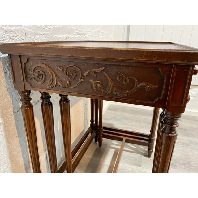 Early 20th Century Mahogany and Glass Nesting Tables - Set of 3 by Imperial Furniture Co For Sale - Image 5 of 11