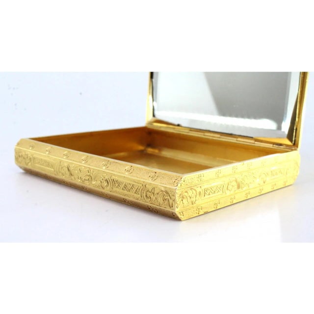 Gold Gold Shell-Shaped Toiletry Box with Enamelled and Chiseled Reliefs, Monogram Plaque Hinged Lid and Mirror For Sale - Image 8 of 13