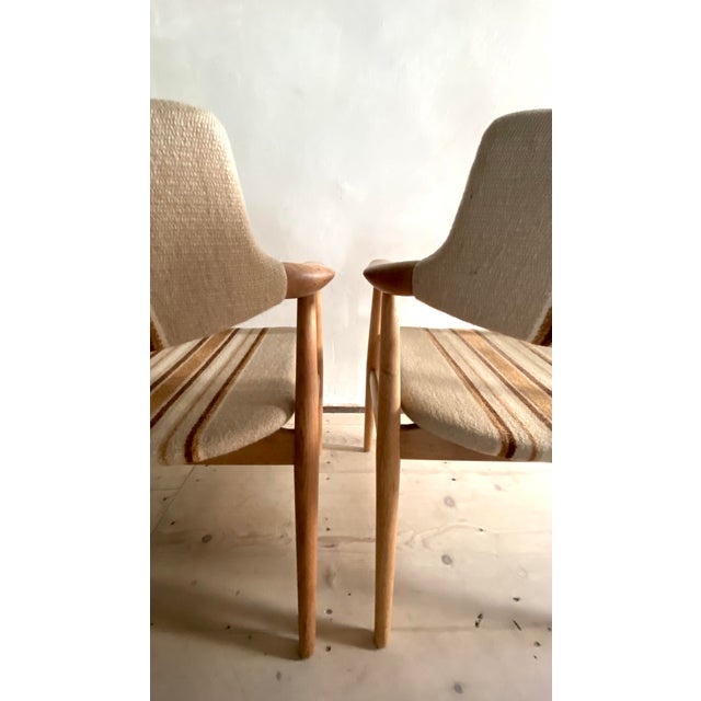 Mid-Century Modern Danish Armchairs in Oak by Svend Åge Eriksen for Glostrup, 1960s, Set of 2 For Sale - Image 4 of 8