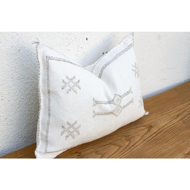 1990s White & Charcoal Trellis Lumbar Moroccan Silk Pillow For Sale - Image 5 of 8