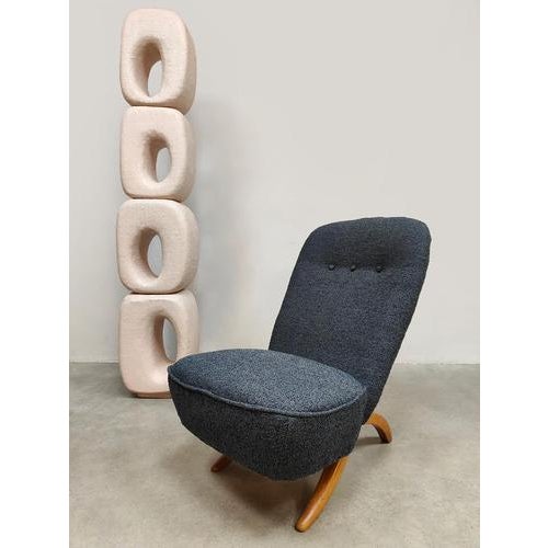 Timeless Dutch vintage design! This Congo chair is a classic design by Theo Ruth for Artifort. Period: 1950s. Beautiful in...