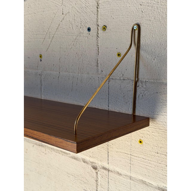 Vintage Teak Floating Wall Shelf With Brass-Tone Metal Brackets – Mid-Century Modern Scandinavian Wall-Mounted Shelf For Sale In Los Angeles - Image 6 of 10