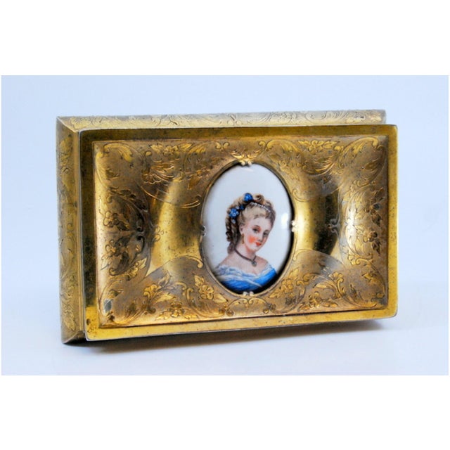 Silver Gold-Plated Silver Jewelry Box with Engraved Plant Motifs and Enameled Lady Portrait For Sale - Image 8 of 10