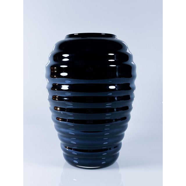 1970s Bee Hive Opaline Onyx Vase from Cambridge Glass, 1970s For Sale - Image 5 of 5