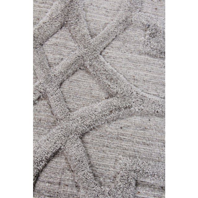 Modern Wellington Silver Hand loom Wool Area Rug - 6'x9' For Sale - Image 3 of 8