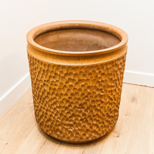 Brown 1970s XL Stoneware Thumbprint Planter by David Cressey & Robert Maxwell for Earthgender For Sale - Image 8 of 14