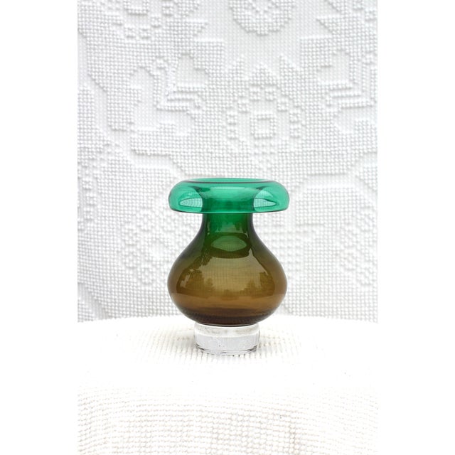 Glass 1960s Ombre Green Glass Vase by Vicke Lindstrand for Kosta Boda For Sale - Image 7 of 7