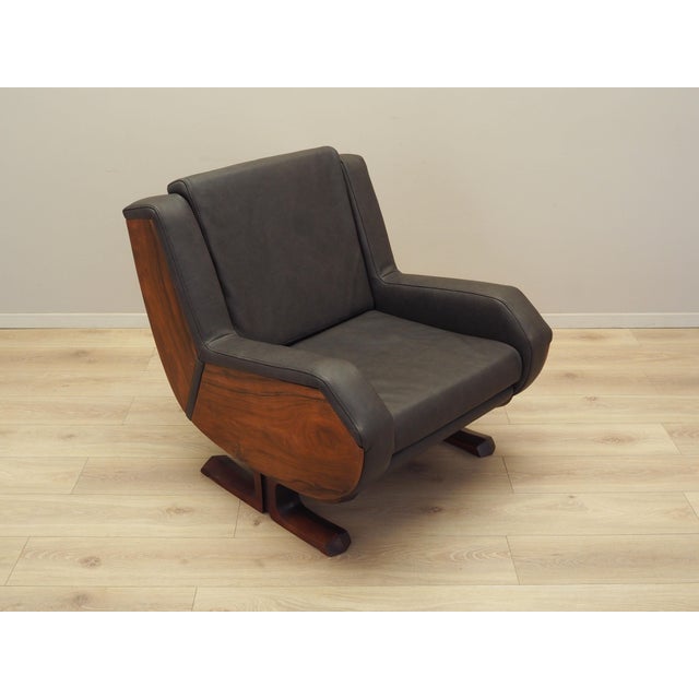Leather Armchair, Italy, 1970s For Sale - Image 9 of 17