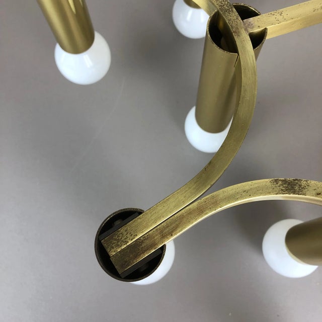 Gigantic Brass 24 Bulb Flush Mount Ceiling Light in the style of Stilnovo, Italy, 1960s For Sale - Image 16 of 18