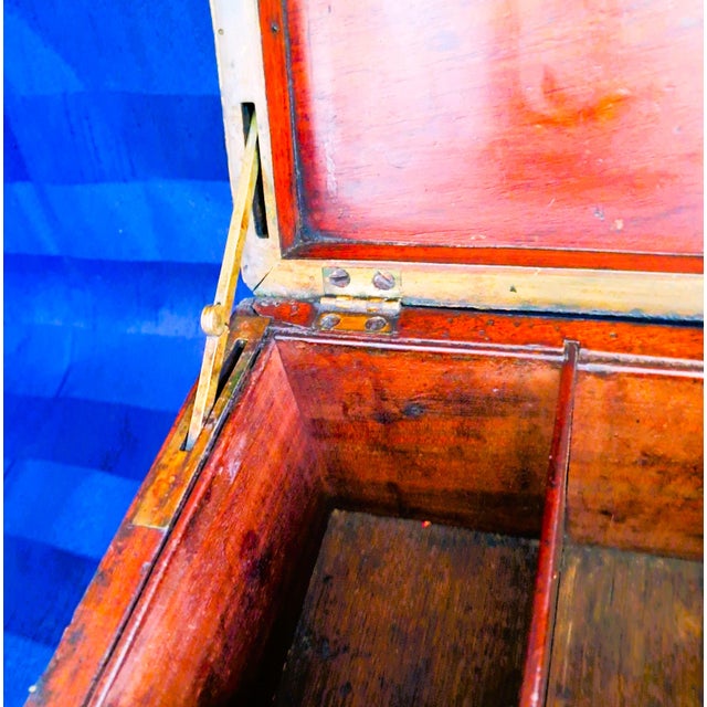 Small Victorian Travel Box in Mahogany and Brass, 1800s For Sale - Image 4 of 14