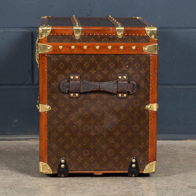 1920s Antique Shoe Trunk in Monogram Canvas from Louis Vuitton, France, 1920 For Sale - Image 5 of 18