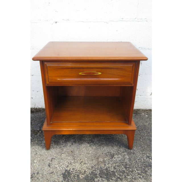 Mid 20th Century Modern Side End Tables Nightstands a Pair 6222 For Sale - Image 10 of 18