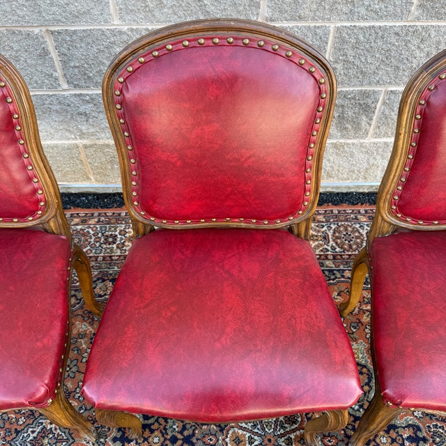 Baker Furniture Company Mid 20th Century Tacked Red Vinyl & Fruitwood French Louis XV Fauteuil Dining Chairs - Set of 3 For Sale - Image 4 of 17