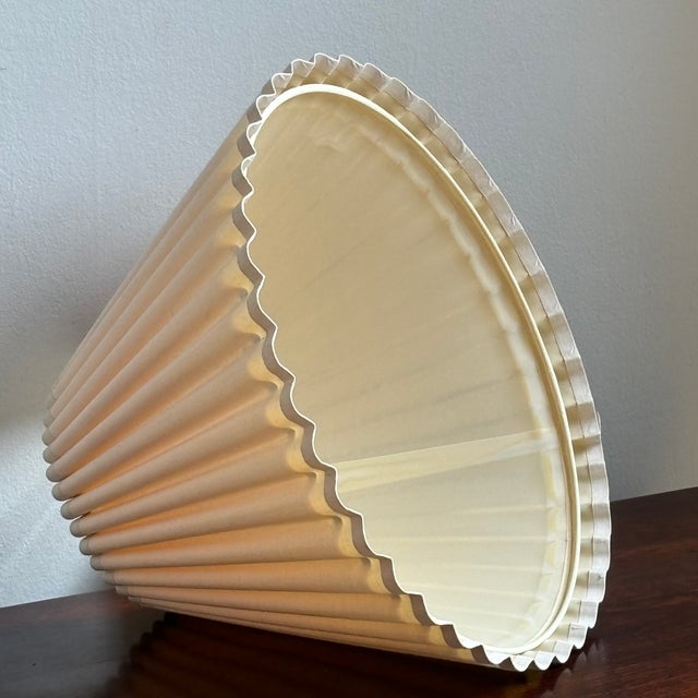 Mid 20th Century Small Mid-20th Century Scalloped Lamp Shade For Sale - Image 5 of 12