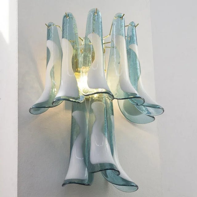 1990s Large Petal Wall Light in Blue Murano Glass with White Decoration, Italy, 1990s For Sale - Image 5 of 12