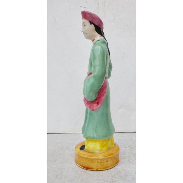 Curiosity of the mid-century with Occupied Japan, Japanese products. Still a big Art Deco influence in the concept and...