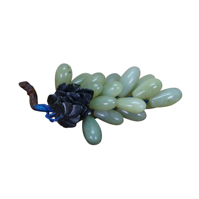 Mid-Century Modern Pair Mid Century Chinoiserie Green Jade Grape Cluster Sculptures Leaves Vine For Sale - Image 3 of 12