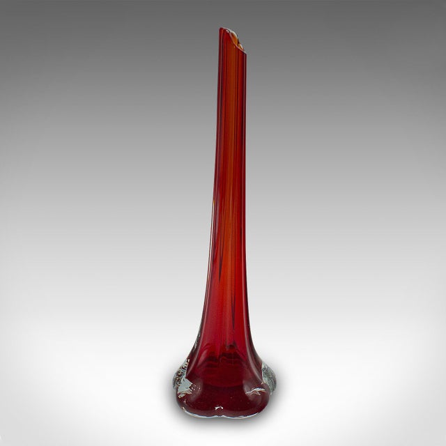 Mid-Century Modern 1960's Vintage Slimline Posy Flute For Sale - Image 3 of 10