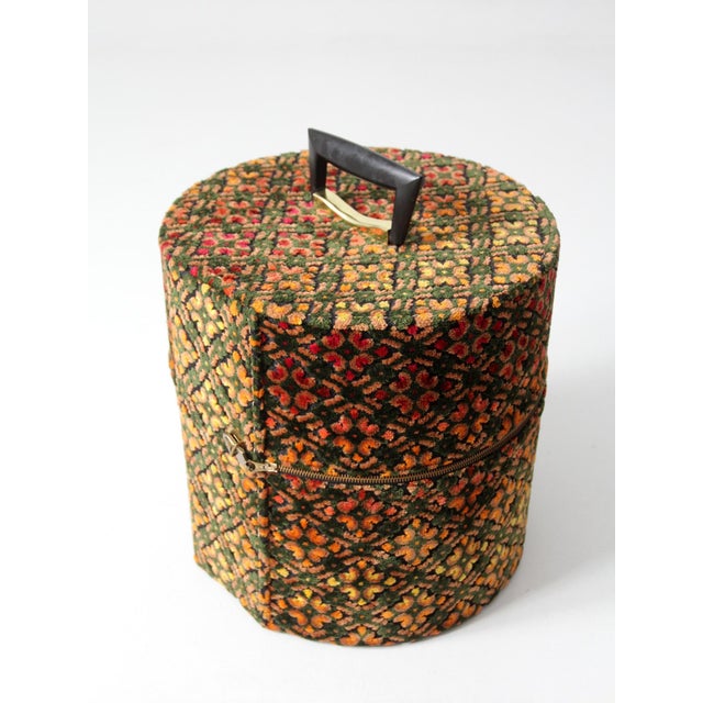 1960s Carry-All by Munro Cut Velvet Jacquard Wig Case For Sale - Image 10 of 17