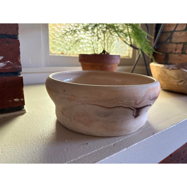 Vintage Nemadji Pottery Marbled Art Pottery Bowl in Earth Tones For Sale - Image 4 of 12