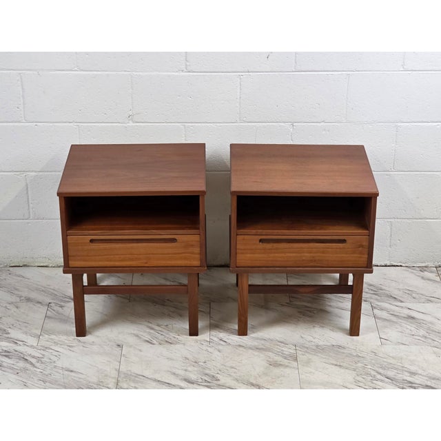 Torring Mobelfabrik Pair of Danight Teak Nightstands by Nils Jonsson for Torring Møbelfabrik For Sale - Image 4 of 6