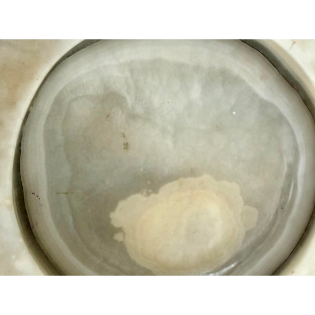 Gemstone Large Round Vintage Ashtray, Vide Poche in White Onyx Marble in the Style of Angelo Mangiarotti, Italy, 1970s For Sale - Image 7 of 12