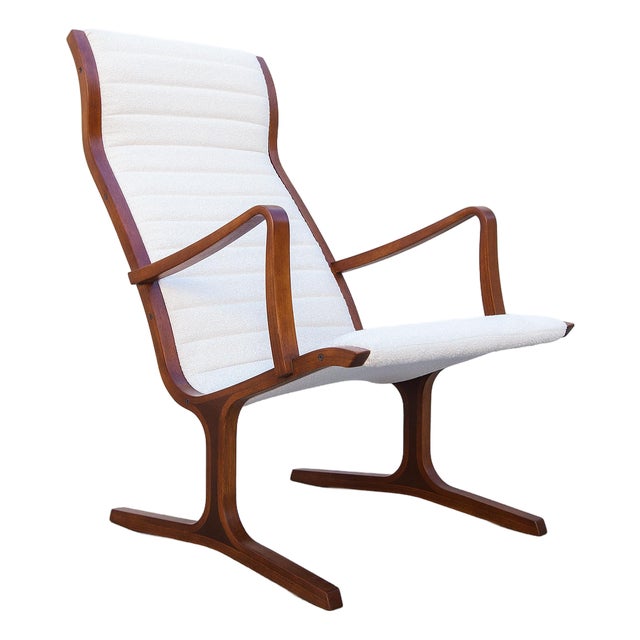 Restored 1960s Japanese Mid Century Modern "Heron" Lounge Chair by Tendo Mokko For Sale