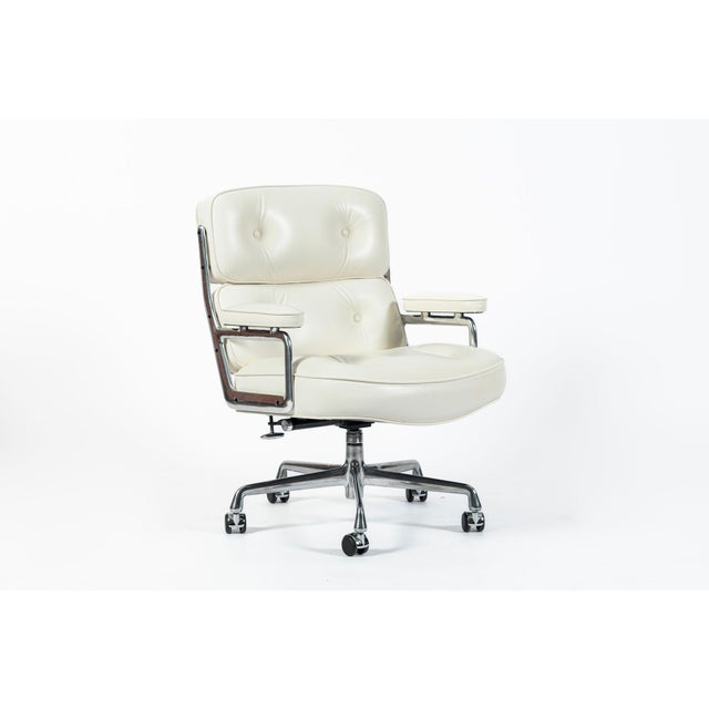 Herman Miller Eames Time Life Lobby White Leather Office Chair 2021 For Sale - Image 9 of 15