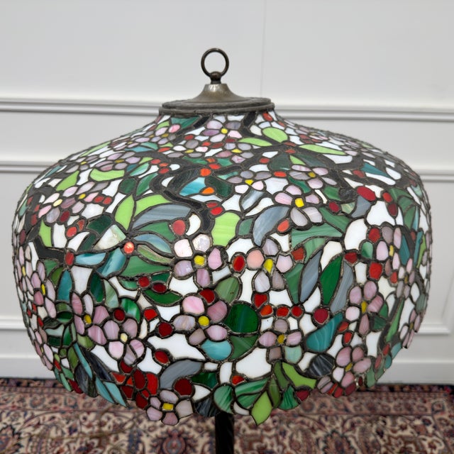 Large Art Deco Floor Lamp in the style of Tiffany For Sale - Image 4 of 7