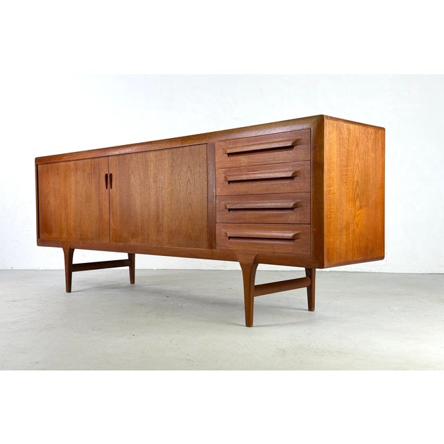 FA32 Sideboard by Ib Kofod Larsen for Faarup, 1960s For Sale - Image 6 of 10