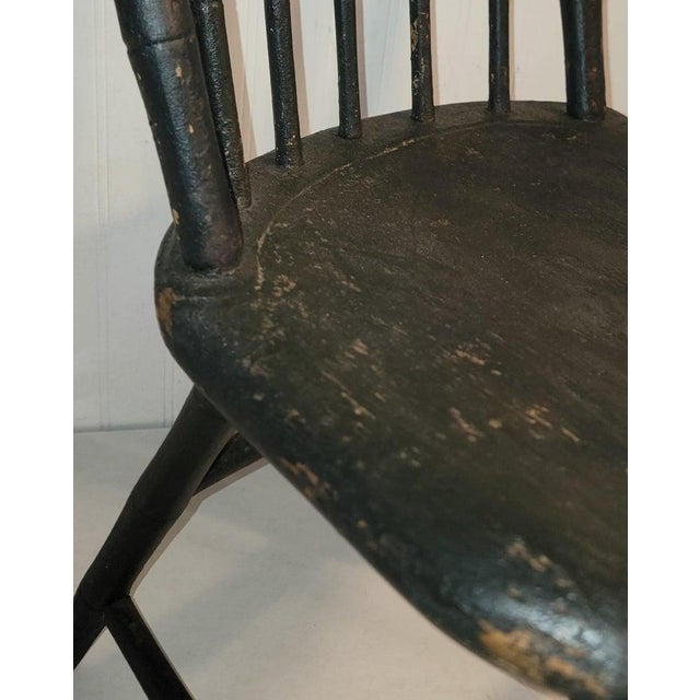 19Thc Children's Windsor Chairs in Original Paint For Sale In Los Angeles - Image 6 of 9