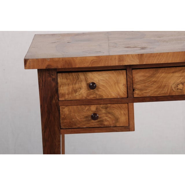 Antique Biedermeier Lady's Writing Desk in Walnut, 1830 For Sale - Image 17 of 18