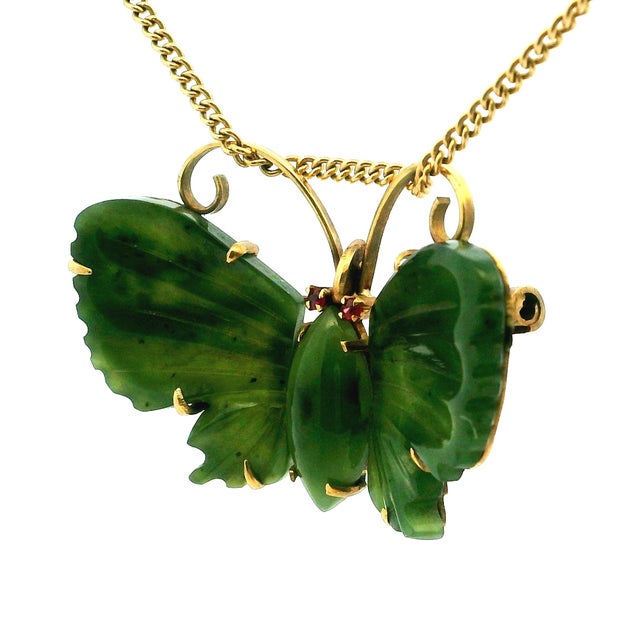 Dark Green Vintage Carved Jade Butterfly Brooches in 14k Gold With Ruby Accents – Pair For Sale - Image 8 of 14
