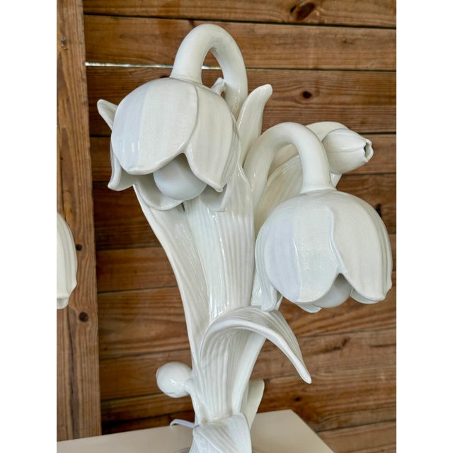 Pair of Mid-20th Century Italian Porcelain Lily Flower Table Lamps For Sale In Naples, FL - Image 6 of 12