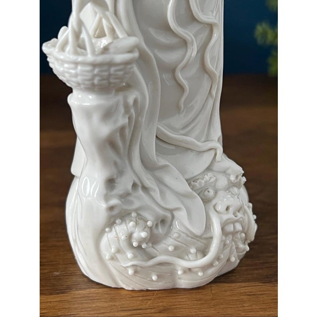 Antique Blanc De Chine Guanyin Pair For Sale - Image 14 of 18