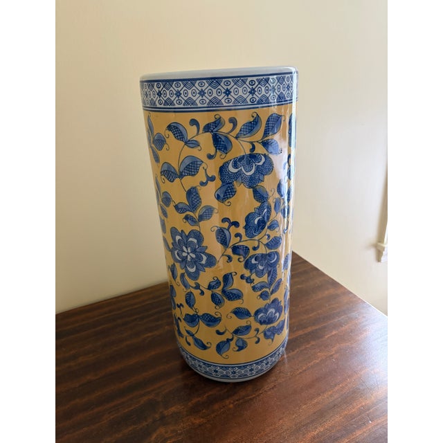 Chinoiserie Vintage Chinoiserie Blue and Yellow Porcelain Umbrella Stand For Sale - Image 3 of 6