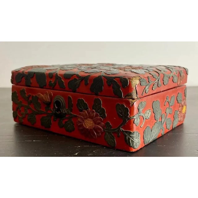 Antique Chinese Red and Black Lacquered Cinnabar Box, 1800s For Sale - Image 6 of 12