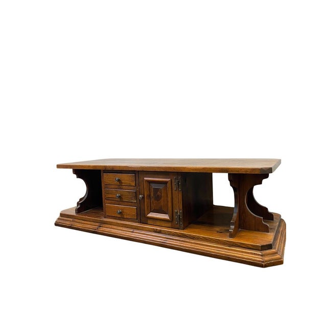 French Provençal Wooden Coffee Table, 1950s, in Very Good conditions. Designed 1960 to 1969