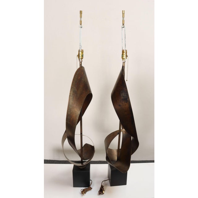 Pair of Vintage Brutalist Steel "Ribbon" Table Lamps by Richard Barr for Laurel For Sale - Image 4 of 18