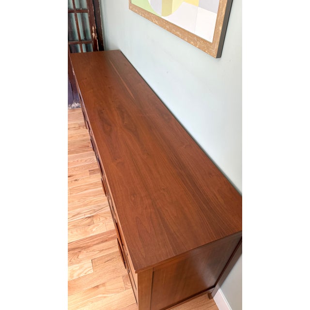 Vintage MCM Lowboy Dresser by Very Best Furniture Co. For Sale - Image 11 of 12