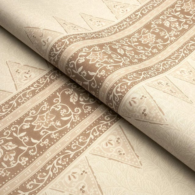 Schumacher Sample - Schumacher x Mark D. Sikes Foxglove Indoor/Outdoor Fabric in Neutral For Sale - Image 4 of 5