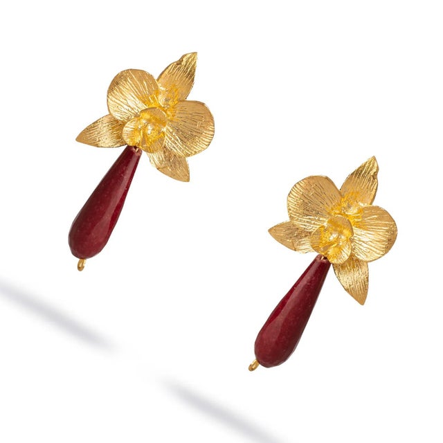 Contemporary Orchid Flame Red Agate Gold Earrings, A Pair For Sale - Image 3 of 8
