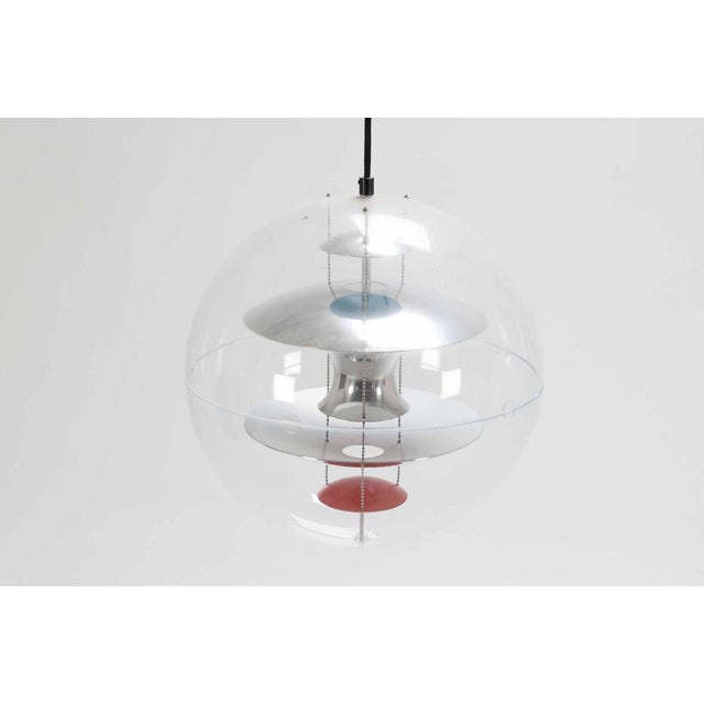 THE hanging lamp by Verner Panton, which is a round thing and here in the beautiful classic silver version. Perfect for...