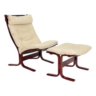 Set of Mid-Century Modern Siesta Chair and Ottoman in Cream White Leather by Ingmar Relling, 1970s For Sale