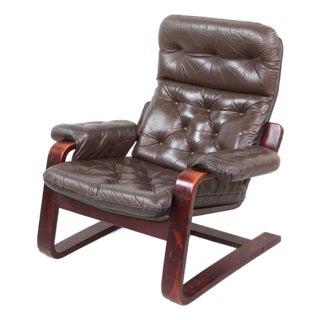 Cantilevered Tufted Leather Lounge Chair | Scandinavian Modern | Rosewood-Toned Bentwood Frame | C. 1970s For Sale