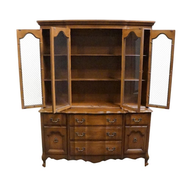 Late 20th Century Broyhill Furniture Solid Hard Rock Maple Country French Provincial 59" Buffet W. China Cabinet 5000-10 / 5000-20 For Sale - Image 5 of 15