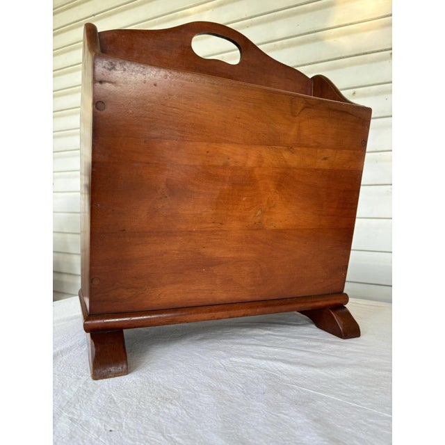 Cushman of Vermont Vintage Colonial Magazine Rack in Maple For Sale - Image 4 of 12