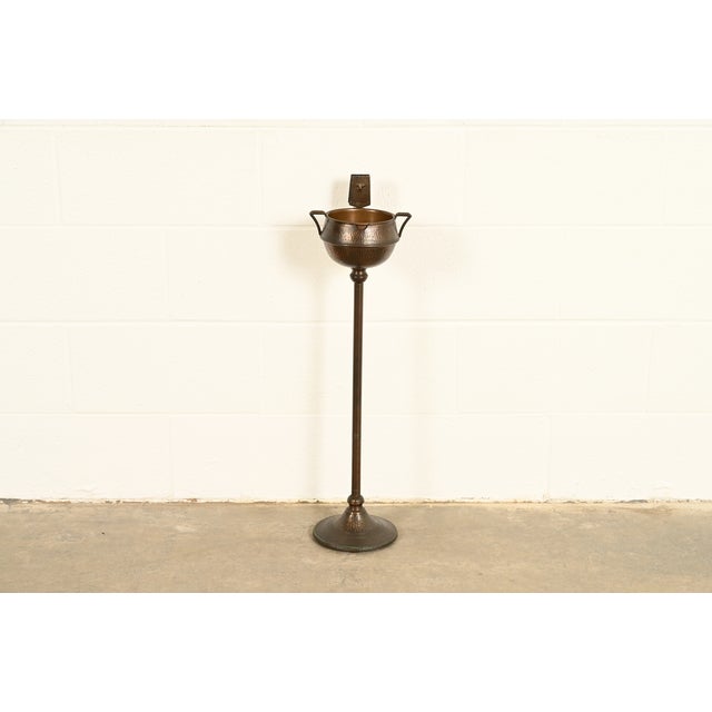Roycroft Trefoil Antique Mission Arts & Crafts Hand-Hammered Copper Smoker's Stand With Ashtray, Circa 1910 For Sale - Image 14 of 14
